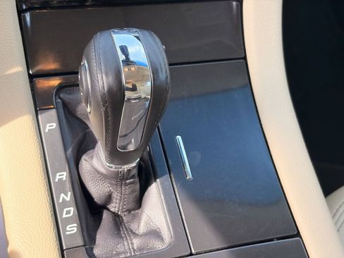Used 2019 Ford Taurus Limited FWD image 31