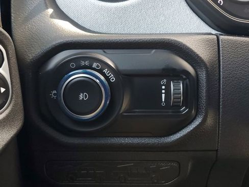 Certified 2025 Jeep Wrangler Sport image 35