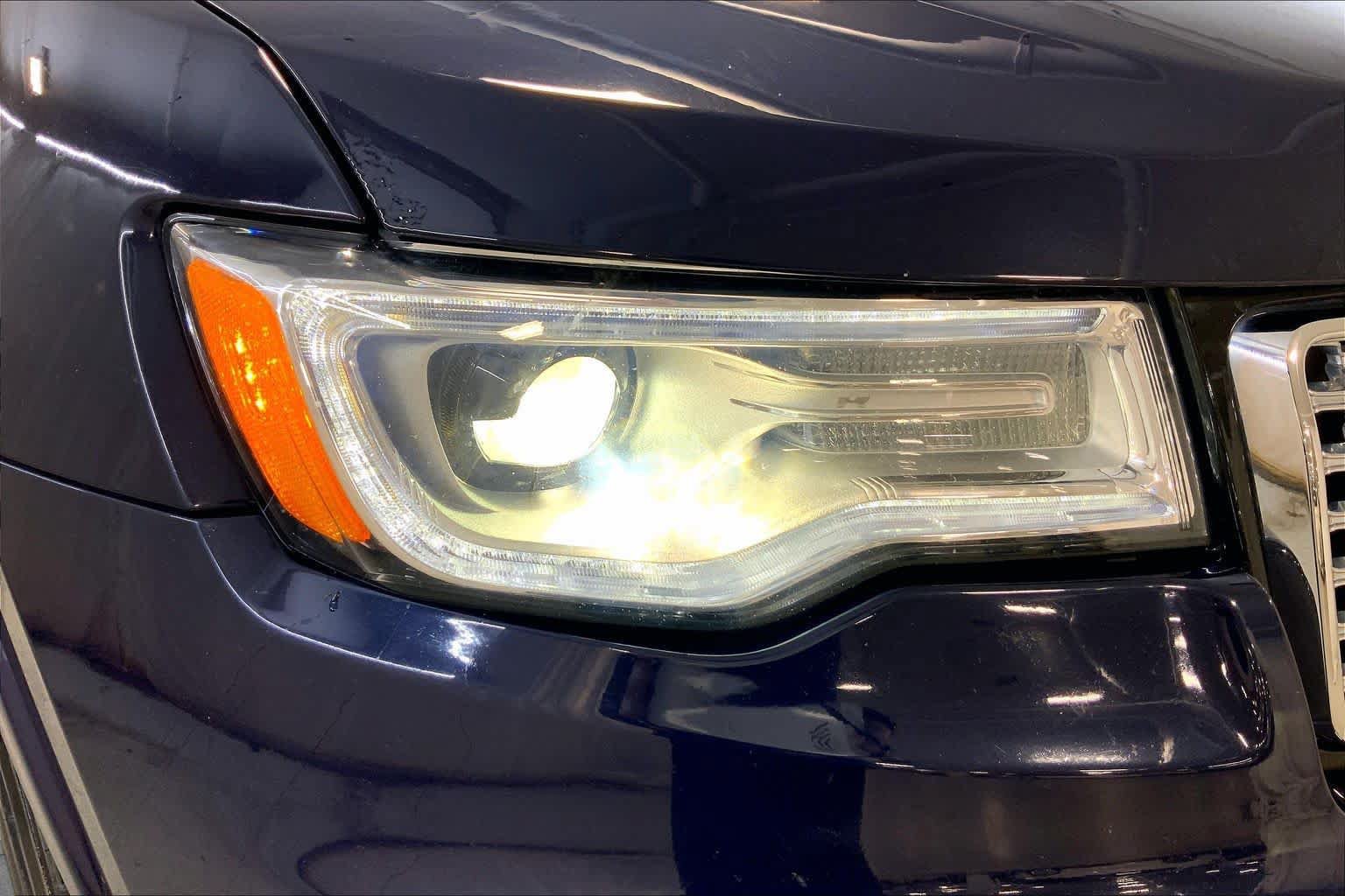 Used 2018 Jeep Grand Cherokee Overland AWD/4WD image 27