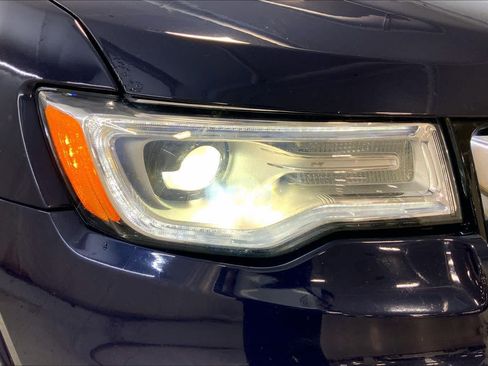 Used 2018 Jeep Grand Cherokee Overland AWD/4WD image 27
