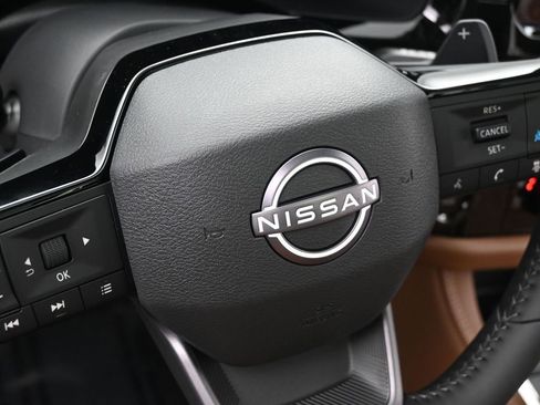 New 2026 Nissan Pathfinder Platinum image 13