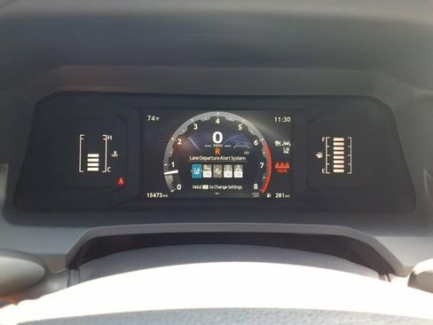 Used 2024 Toyota Tacoma SR5 AWD/4WD image 18