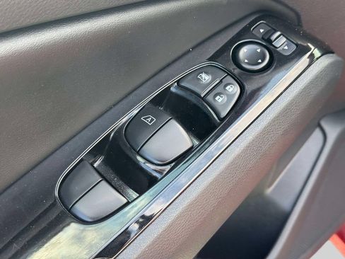 Used 2025 Nissan Altima 2.5 SR w/ SR Premium Package FWD image 16