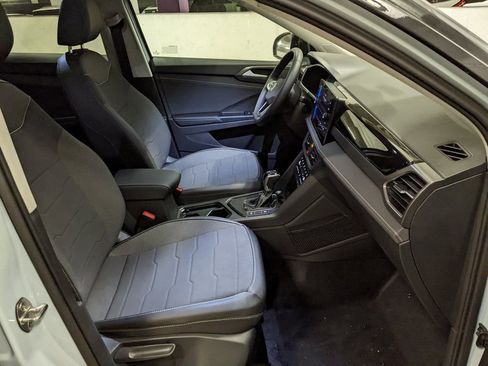 New 2026 Volkswagen Taos SE image 22