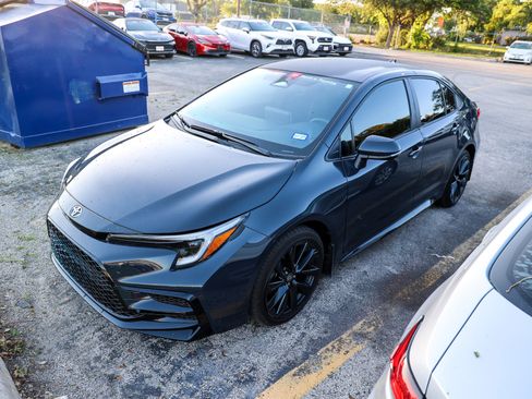 Certified 2026 Toyota Corolla SE w/ SE Premium Package FWD image 3