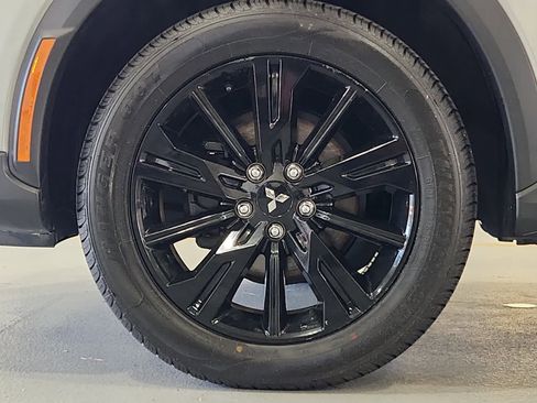 Used 2023 Mitsubishi Eclipse Cross LE image 6