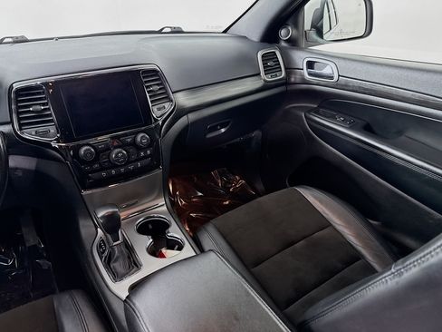 Used 2021 Jeep Grand Cherokee Laredo X AWD/4WD image 23