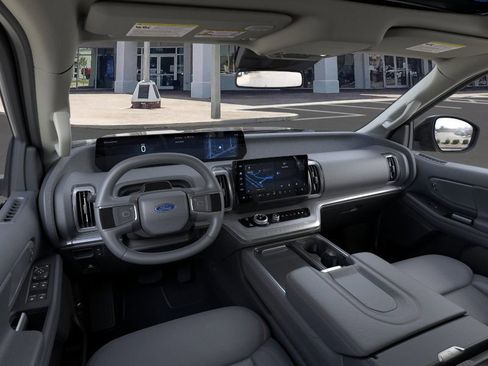 New 2025 Ford Expedition Max Active image 9