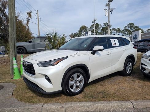 Used 2021 Toyota Highlander LE image 8