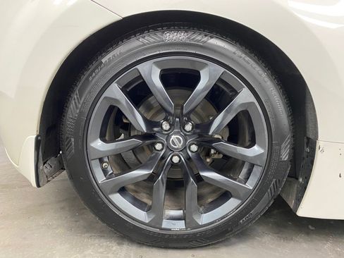 Used 2019 Nissan 370Z Coupe w/ Z34 Heritage Edition - White image 15