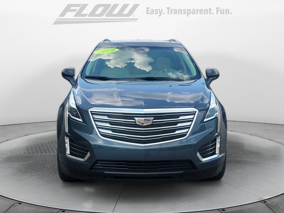 Used 2019 Cadillac XT5 Premium Luxury FWD image 2
