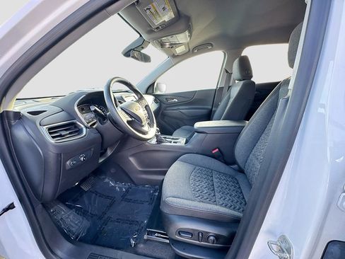 Used 2023 Chevrolet Equinox LT image 18