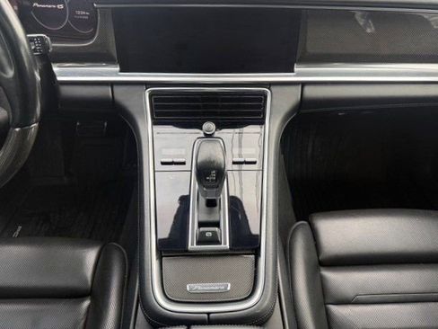 Used 2018 Porsche Panamera 4S image 28