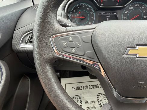 Used 2018 Chevrolet Cruze LT w/ Convenience Package FWD image 35