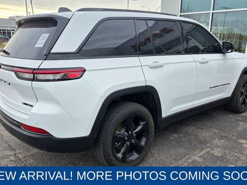 Used 2024 Jeep Grand Cherokee Limited w/ Black Appearance Package image 5