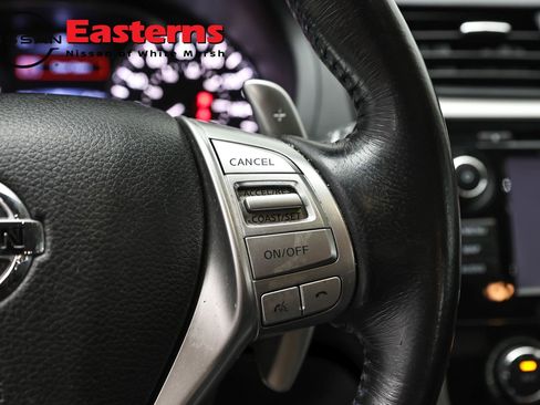 Used 2018 Nissan Altima 2.5 SR w/ SR Midnight Edition image 16