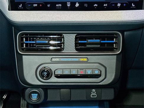 New 2025 Ford Maverick XLT w/ XLT Luxury Package image 10