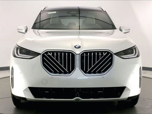 Certified 2025 BMW X3 xDrive30i w/ Convenience Package image 2