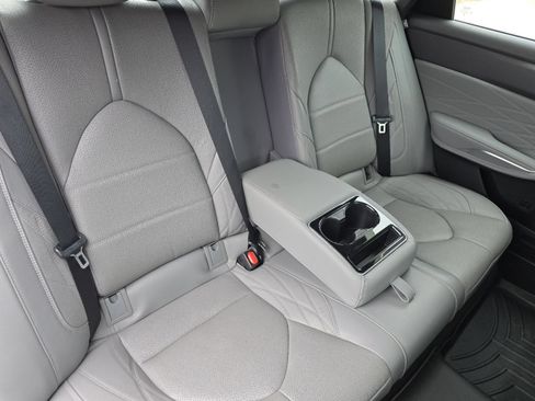 Used 2022 Toyota Avalon Limited w/ Advanced Safety Package FWD image 25