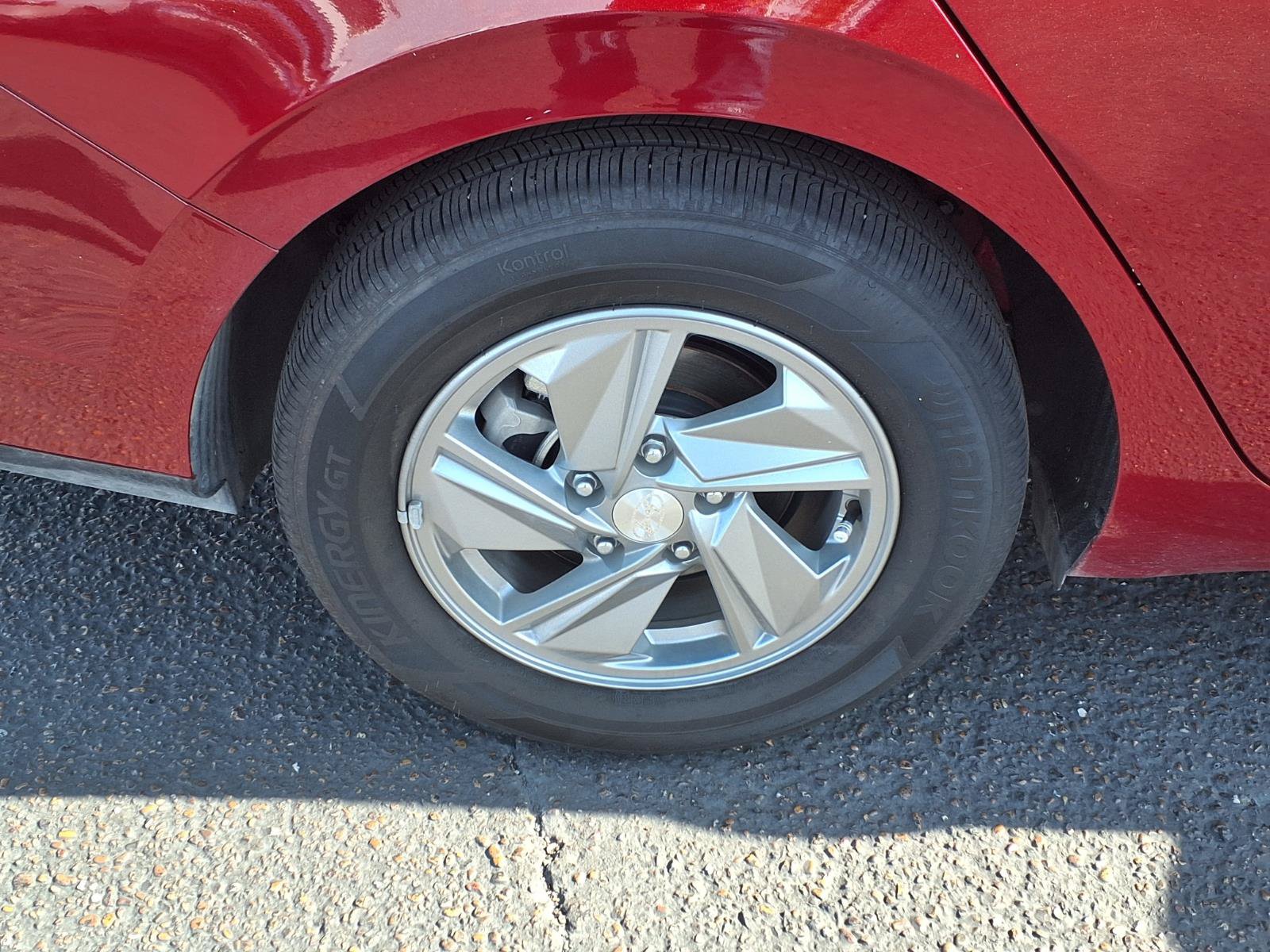Certified 2026 Hyundai Elantra SE FWD image 7