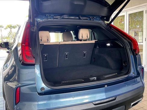 Used 2024 Cadillac XT4 Premium Luxury image 18