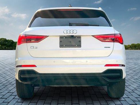Certified 2024 Audi Q3 2.0T Premium w/ Convenience Package AWD/4WD image 4