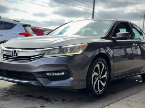 Used 2016 Honda Accord EX image 5