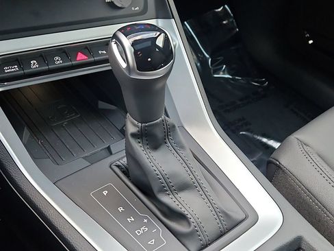 Certified 2025 Audi Q3 2.0T Premium AWD/4WD image 20