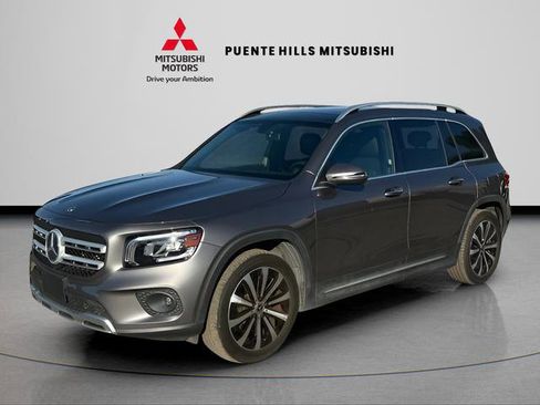 Used 2022 Mercedes-Benz GLB 250 4MATIC w/ Premium Package Lite image 1