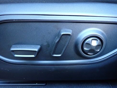 New 2025 Jeep Grand Cherokee Limited w/ Black Appearance Package image 17