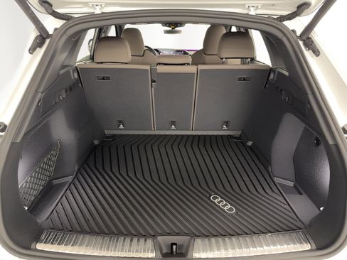Used 2025 Audi Q5 Premium w/ Premium Plus AWD/4WD image 13