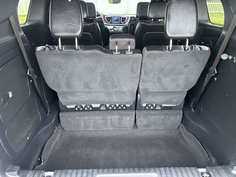 Used 2020 Chrysler Pacifica Limited FWD image 12