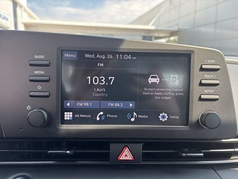 Used 2025 Hyundai Elantra Sport FWD image 12