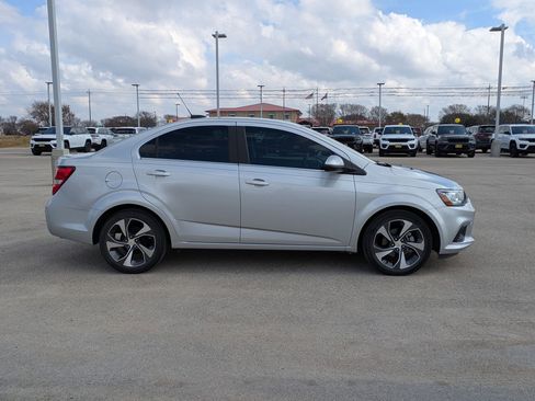 Used 2020 Chevrolet Sonic Premier image 2
