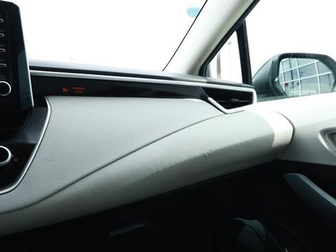 Used 2020 Toyota Corolla LE FWD image 23