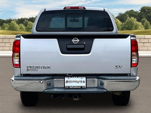 Used 2018 Nissan Frontier SV RWD image 4
