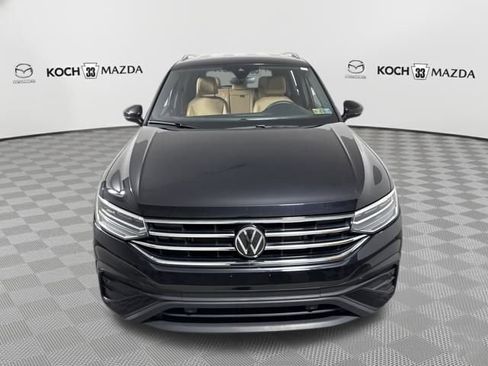 Used 2024 Volkswagen Tiguan SE image 2