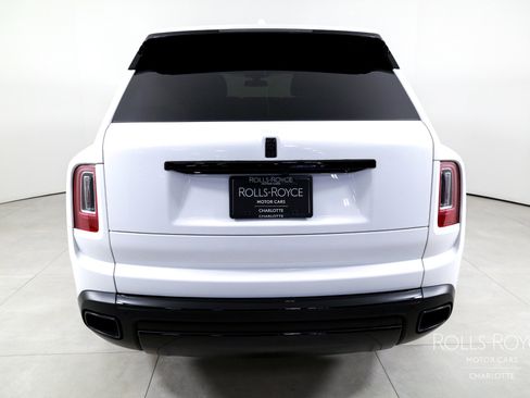 Used 2022 Rolls-Royce Cullinan image 9