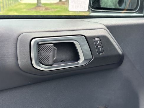 Used 2024 Ford Bronco Badlands image 15