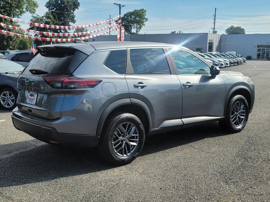 Used 2026 Nissan Rogue SV AWD/4WD image 9