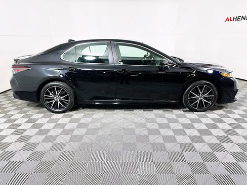 Used 2024 Toyota Camry SE image 2