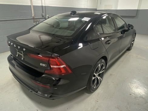 Used 2023 Volvo S60 B5 Core w/ Climate Package image 3