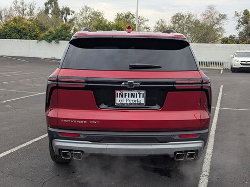 Used 2025 Chevrolet Traverse LT w/ Sun and Wheel Package image 5