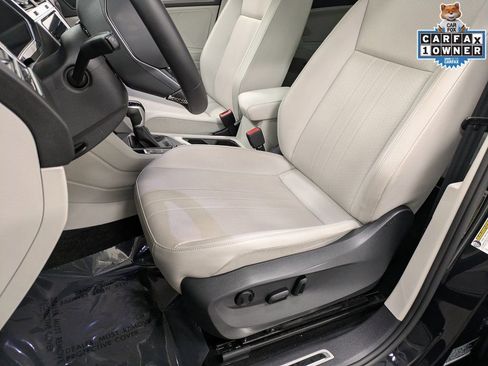 Used 2023 Volkswagen Tiguan SE R-Line image 12