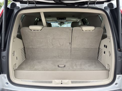Used 2016 Cadillac Escalade Luxury RWD image 31