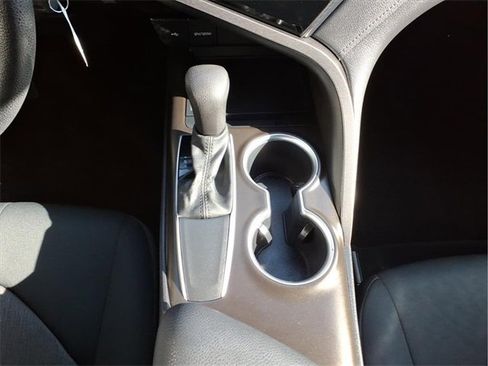 Used 2021 Toyota Camry LE image 22