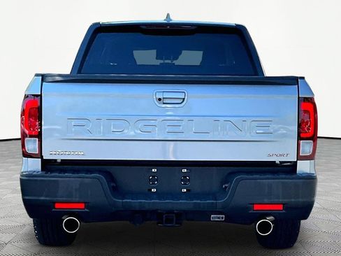 Used 2025 Honda Ridgeline Sport image 7