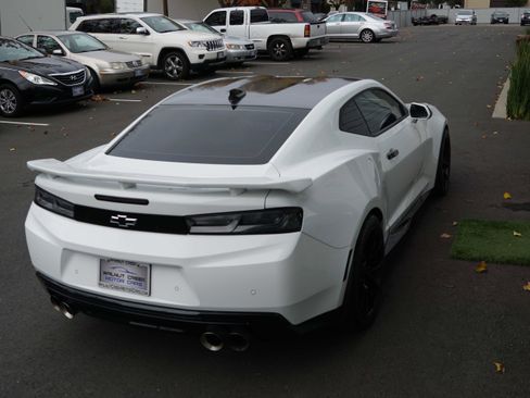 Used 2018 Chevrolet Camaro ZL1 image 14