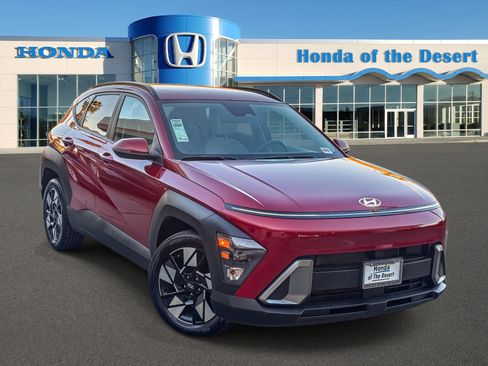 Used 2024 Hyundai Kona SEL image 1