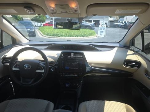 Used 2016 Toyota Prius Two FWD image 10